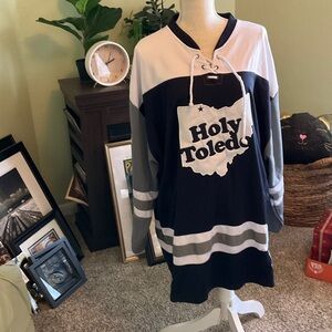 Men’s Size XL Holy Toledo Hockey Jersey, Great Condition!